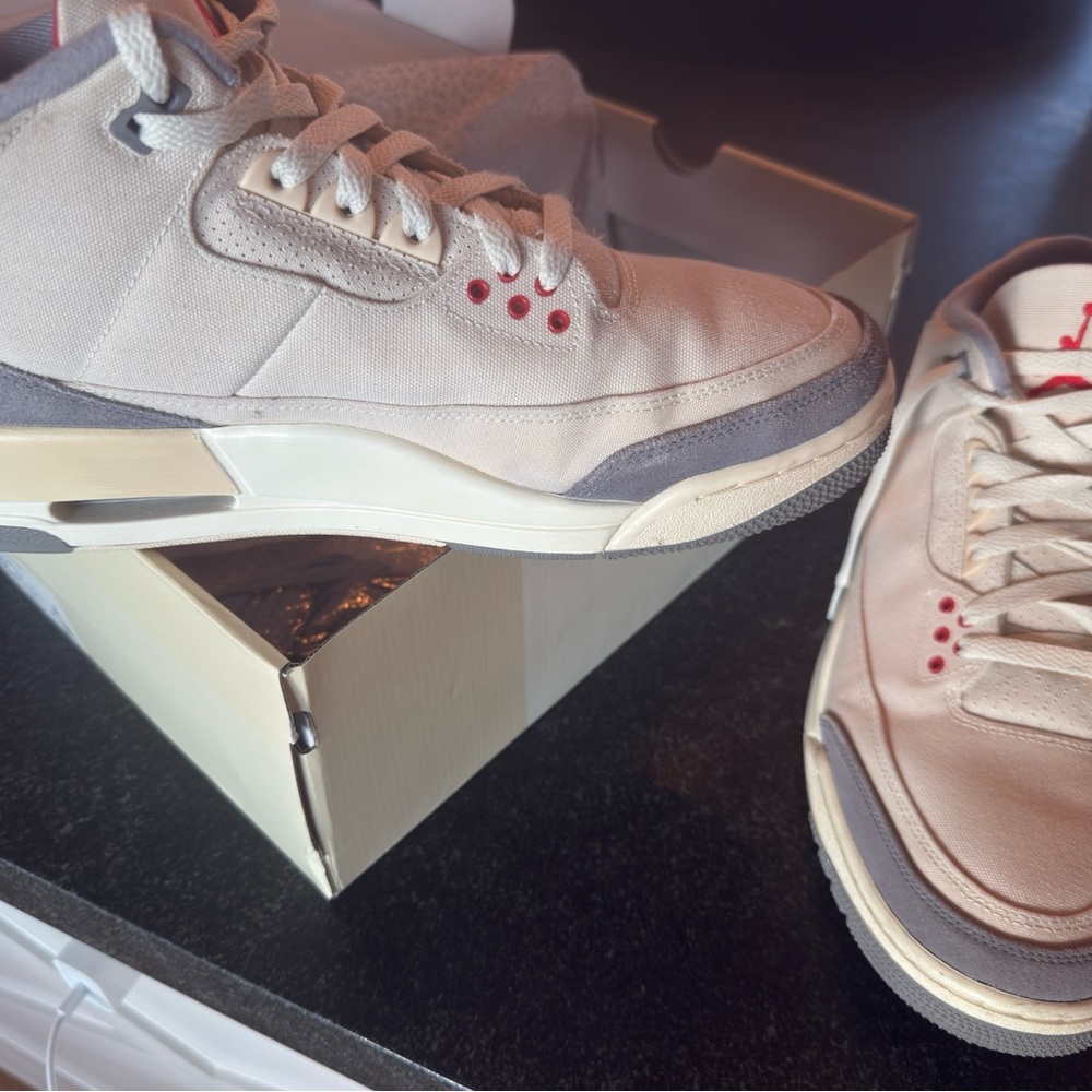 Air Jordan - Picture 4 of 4